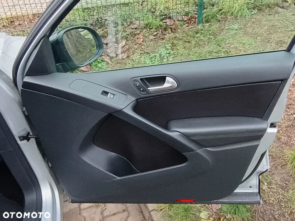 Volkswagen Tiguan - 11