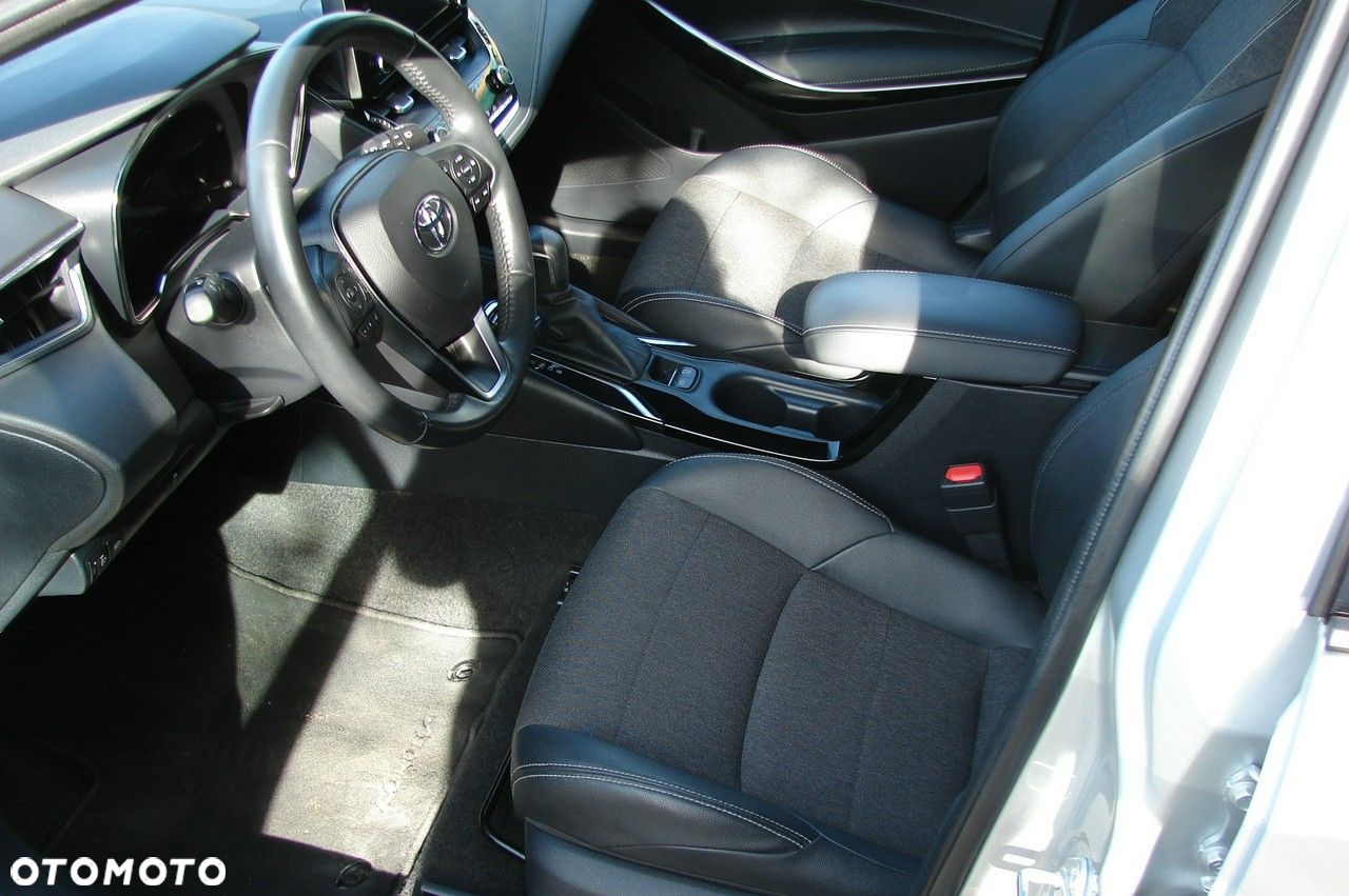 Toyota Corolla - 8