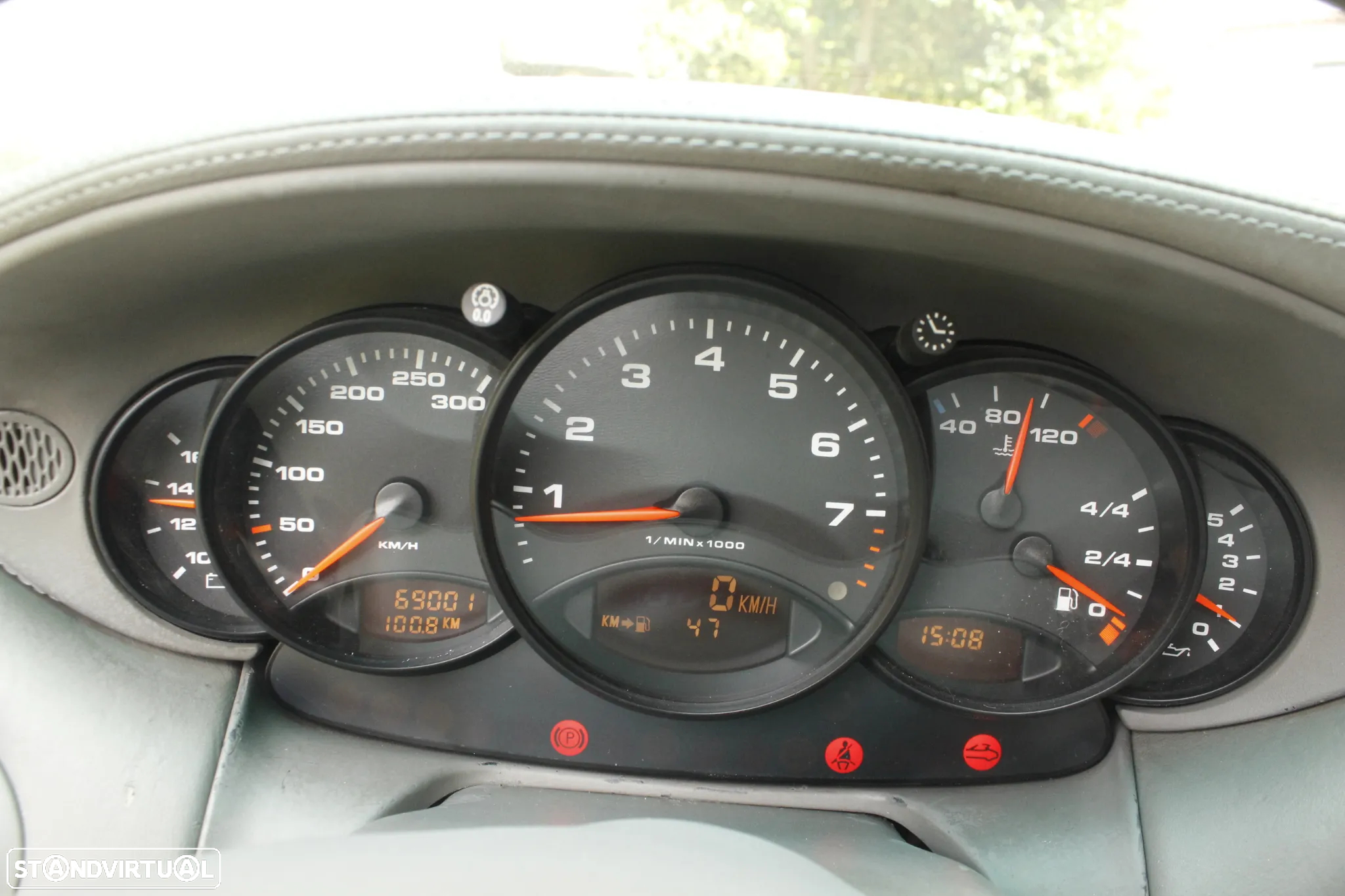 Porsche 911 (996) Carrera 4 Cabrio - 26