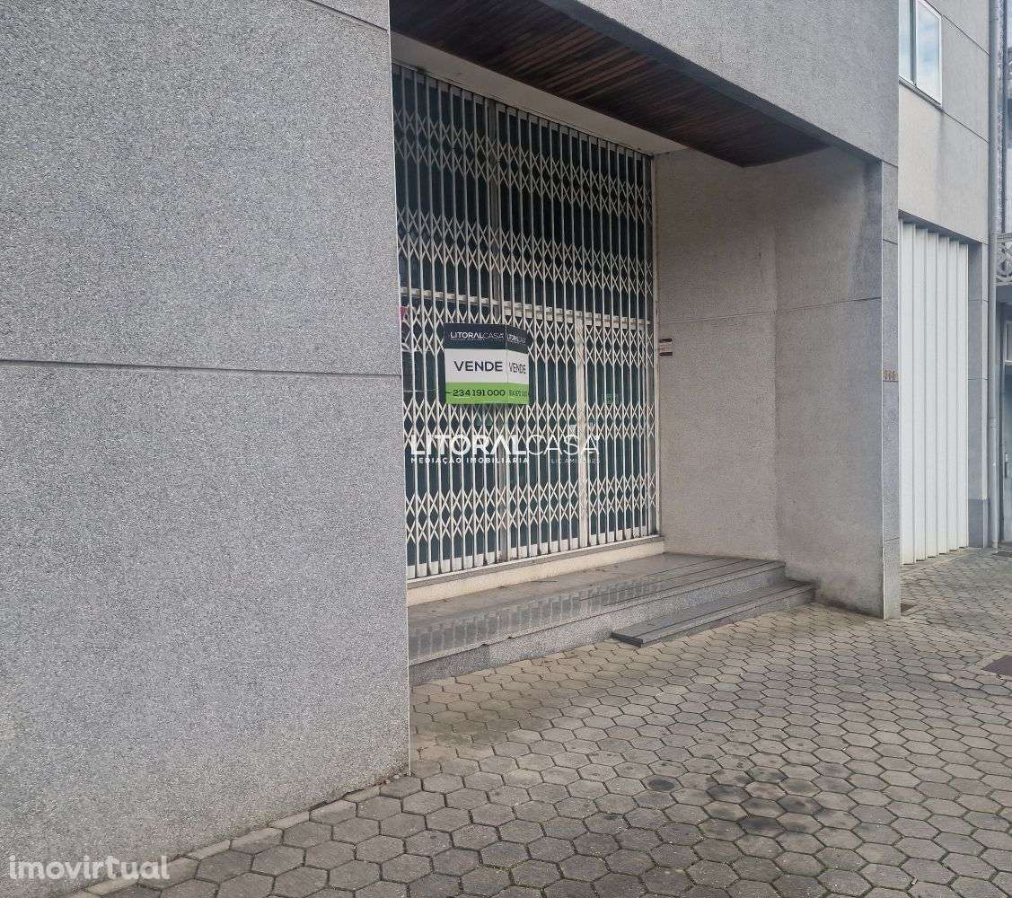 Armazém com Montra - 366 m2 - Grande imagem: 2/23