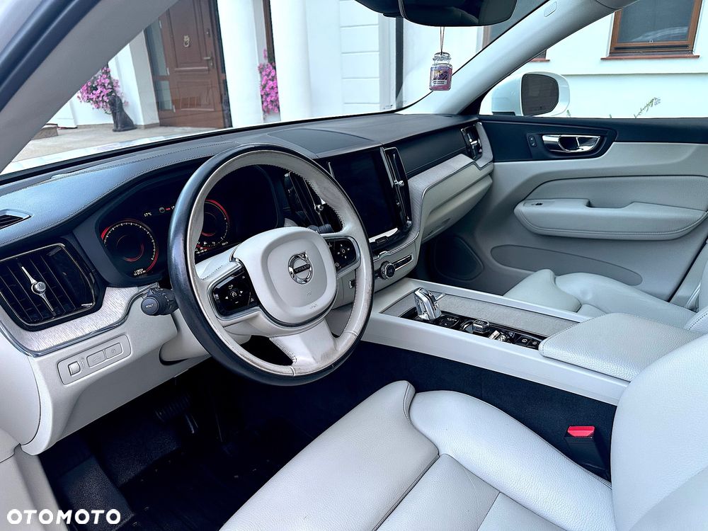 Volvo XC 60 T8 AWD Plug-In Hybrid Inscription Expression - 17