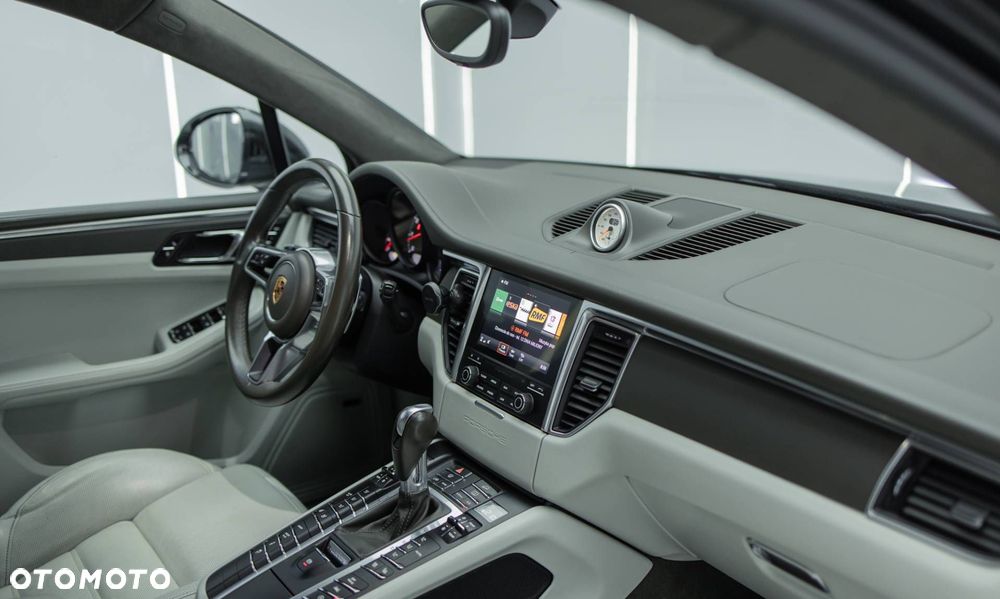 Porsche Macan Turbo - 8