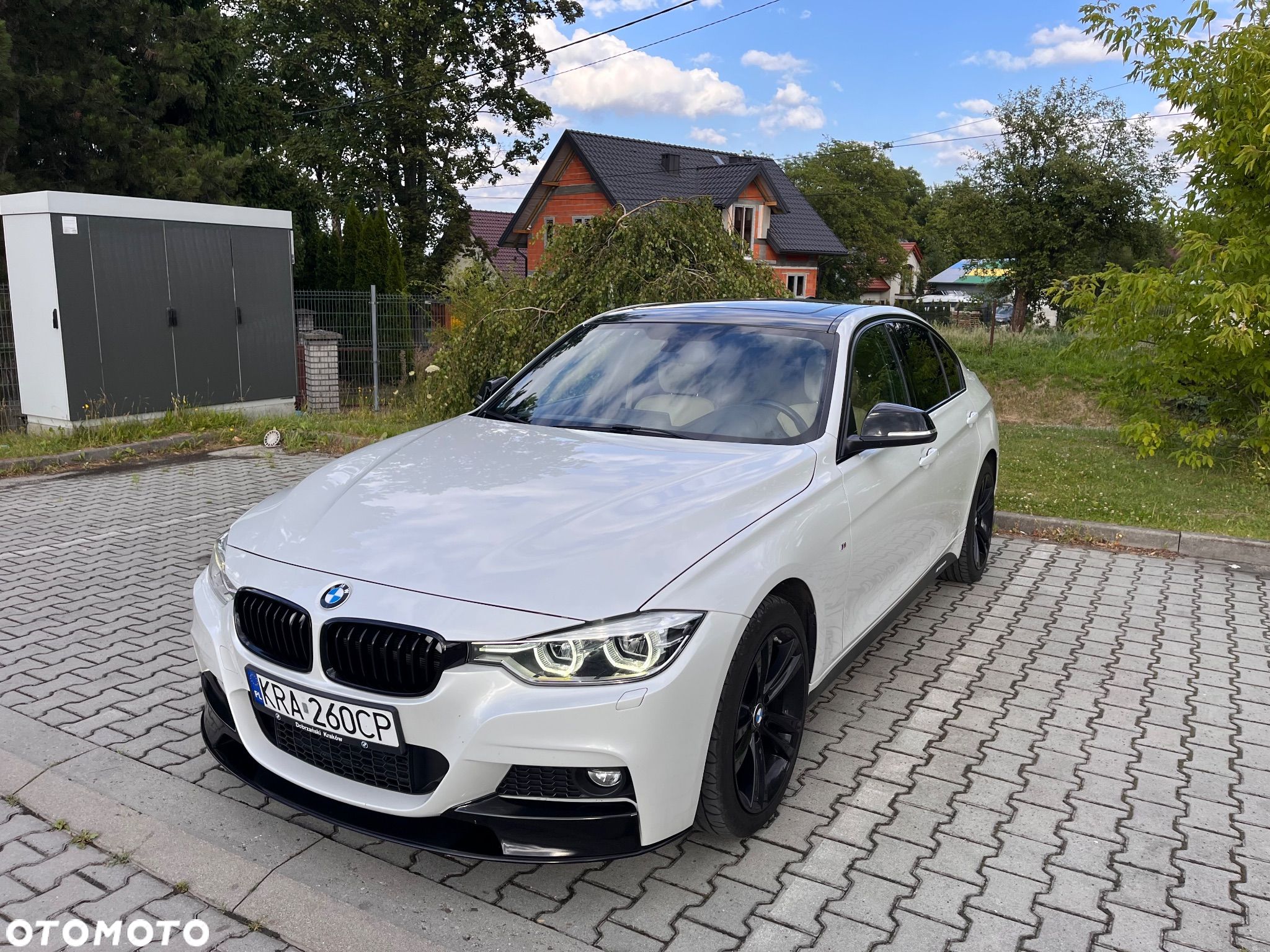 BMW Seria 3 330i xDrive - 1
