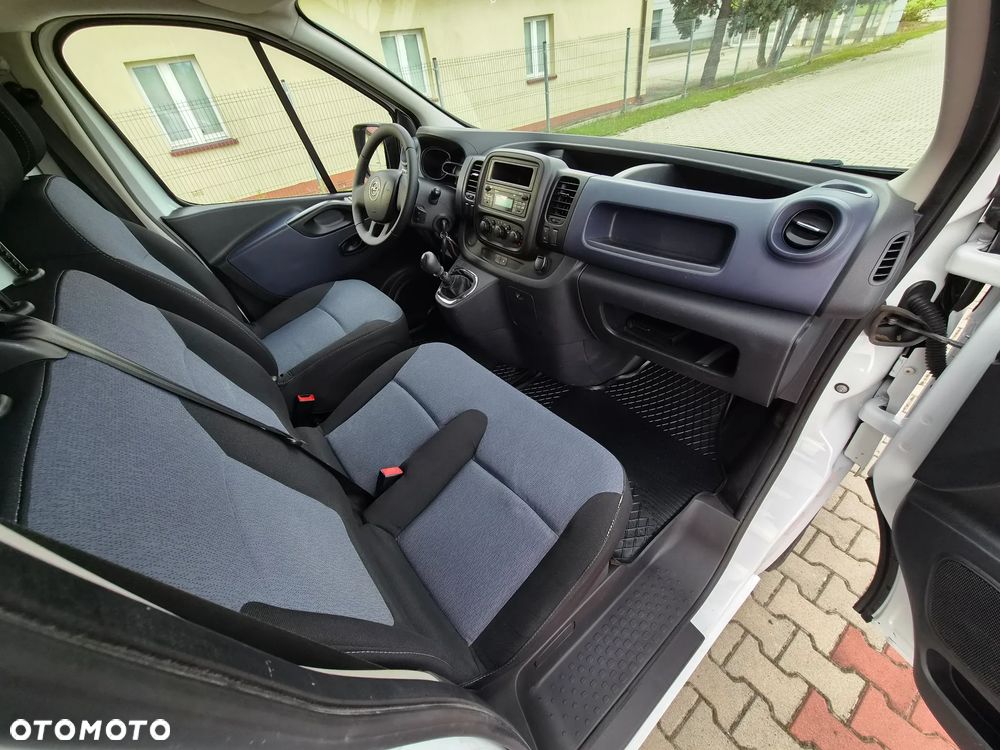 Opel Vivaro - 24