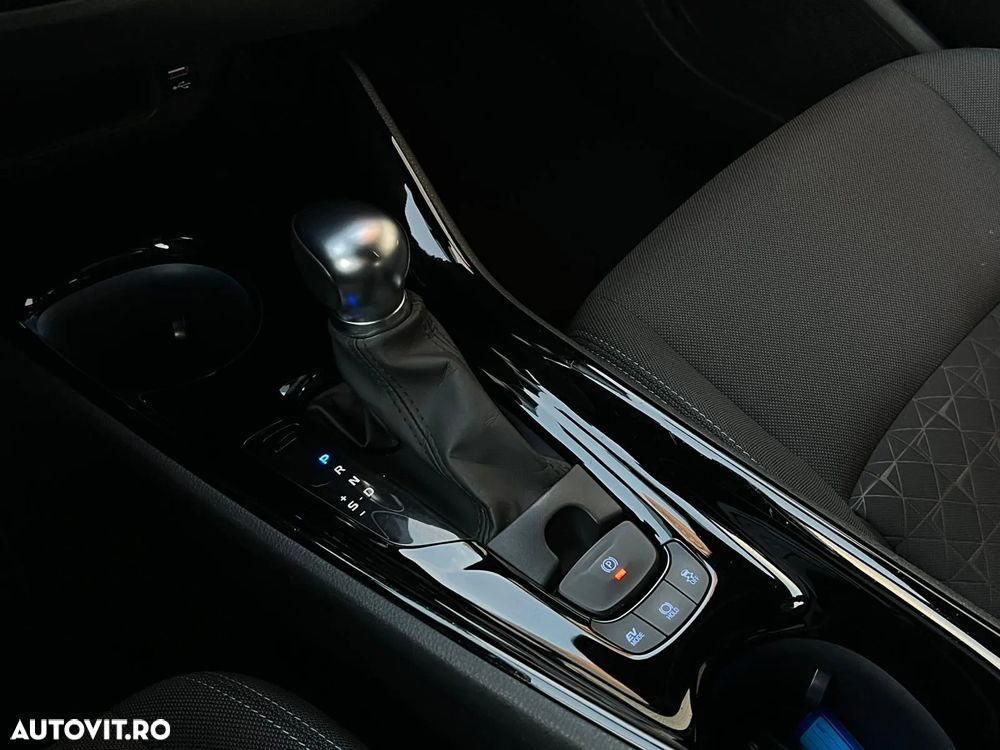 Toyota C-HR 2.0 Hybrid Team Deutschland - 22