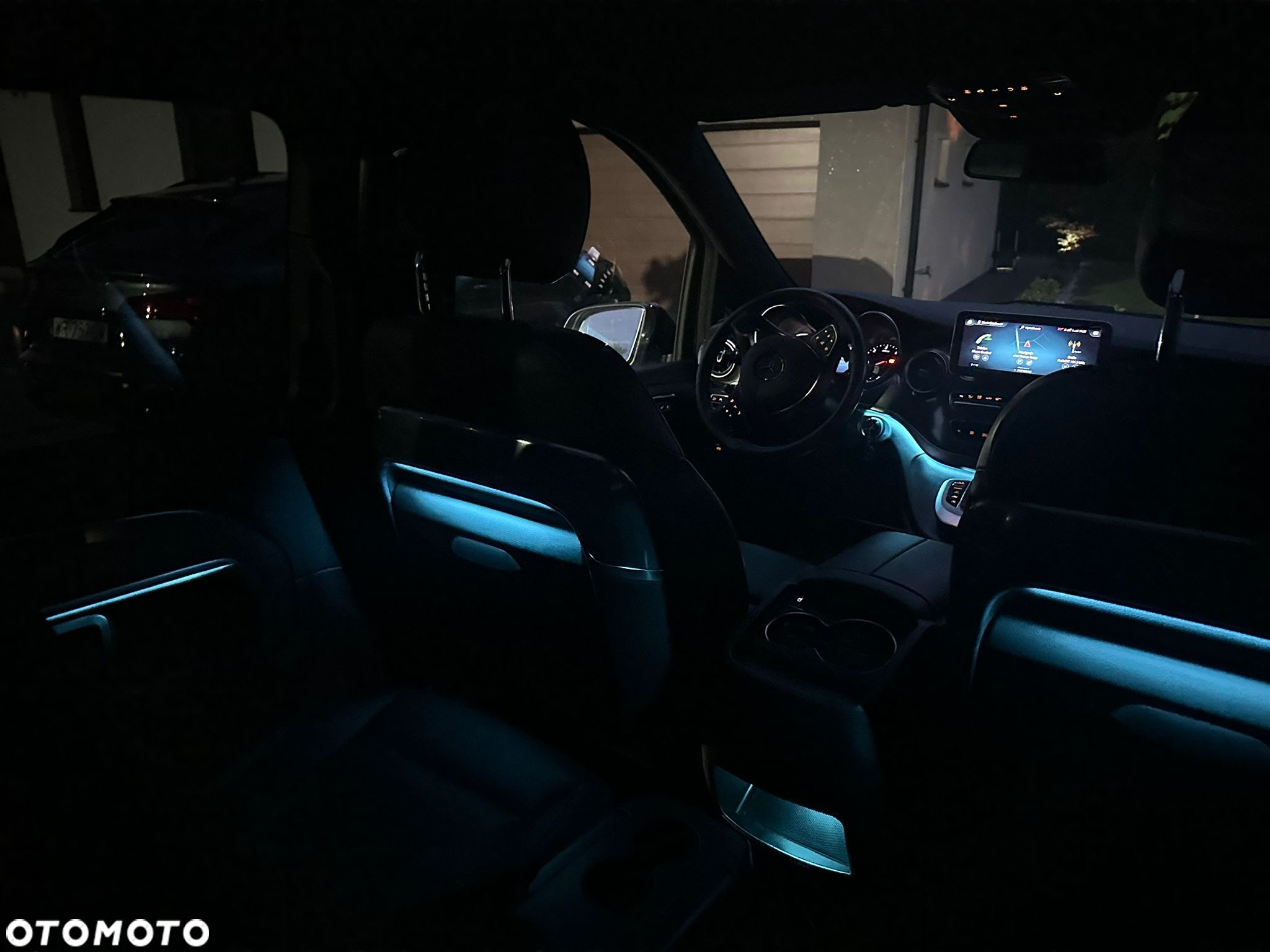 Mercedes-Benz Klasa V 300 d 4-Matic Exclusive 9G-Tronic (d³ugi) - 35