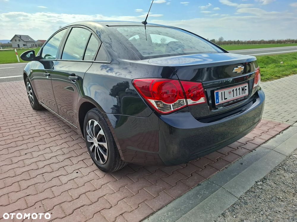 Chevrolet Cruze 1.6 - 4