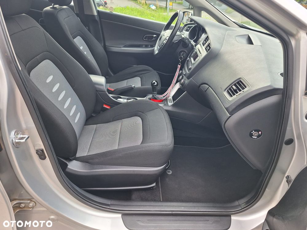 Kia Ceed 1.6 GDI L DCT - 18
