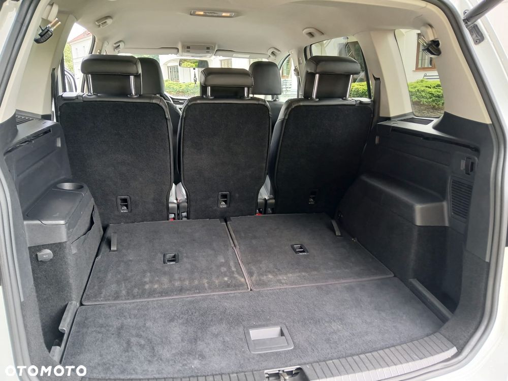 Volkswagen Touran - 26
