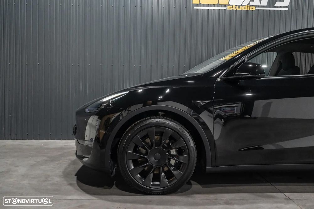 Tesla Model Y Long Range Dual Motor AWD - 27