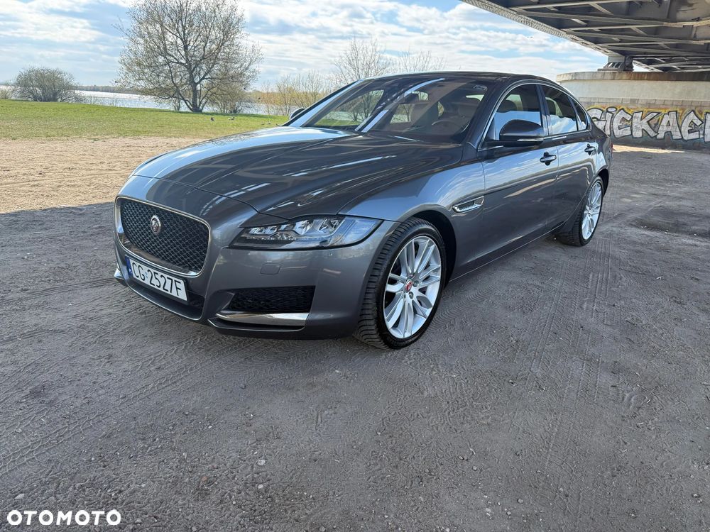 Jaguar XF 35t Prestige - 2