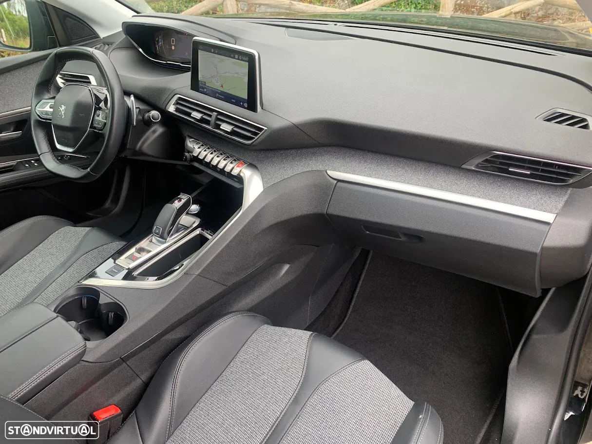 Peugeot 3008 1.2 PureTech Allure EAT8 - 8