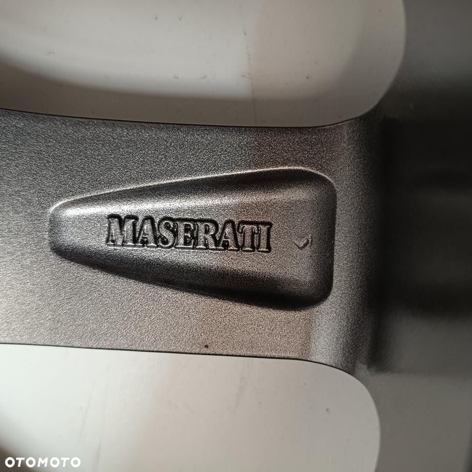 Alufelga 5x114,3 19 Maserati Levante 670044699 (F8445) - 5