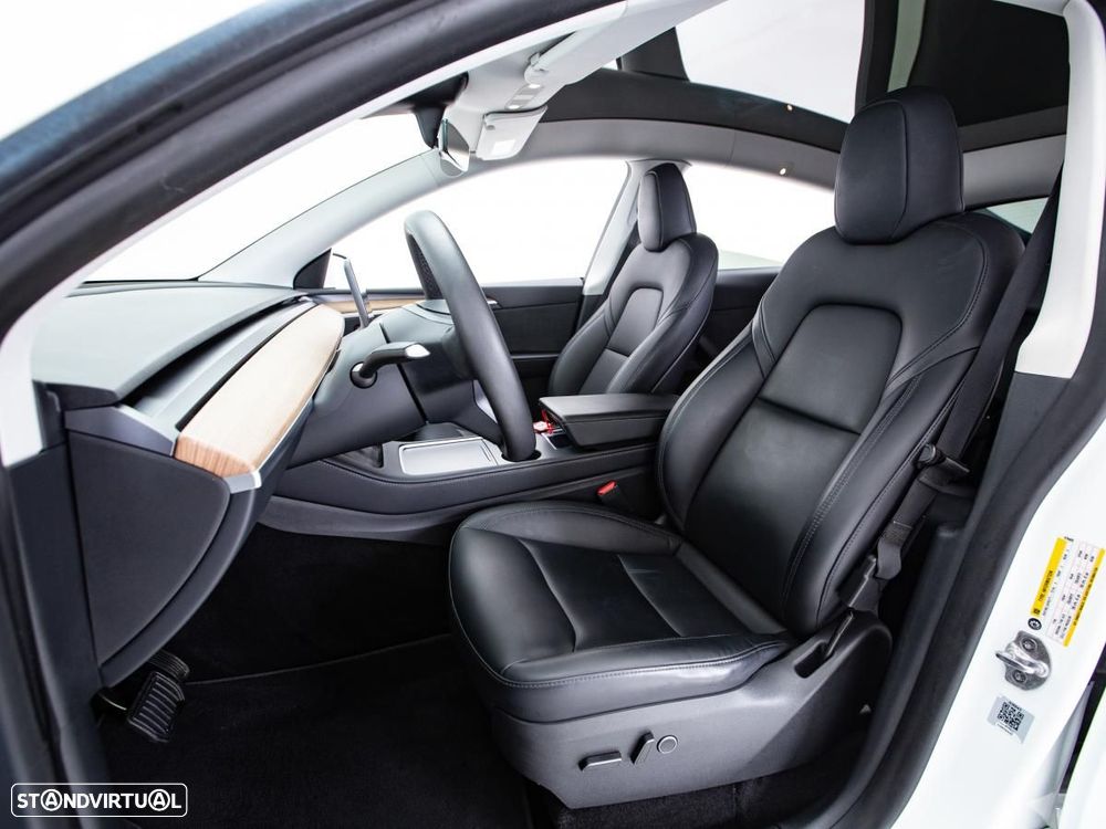 Tesla Model Y Long Range Dual Motor AWD - 10
