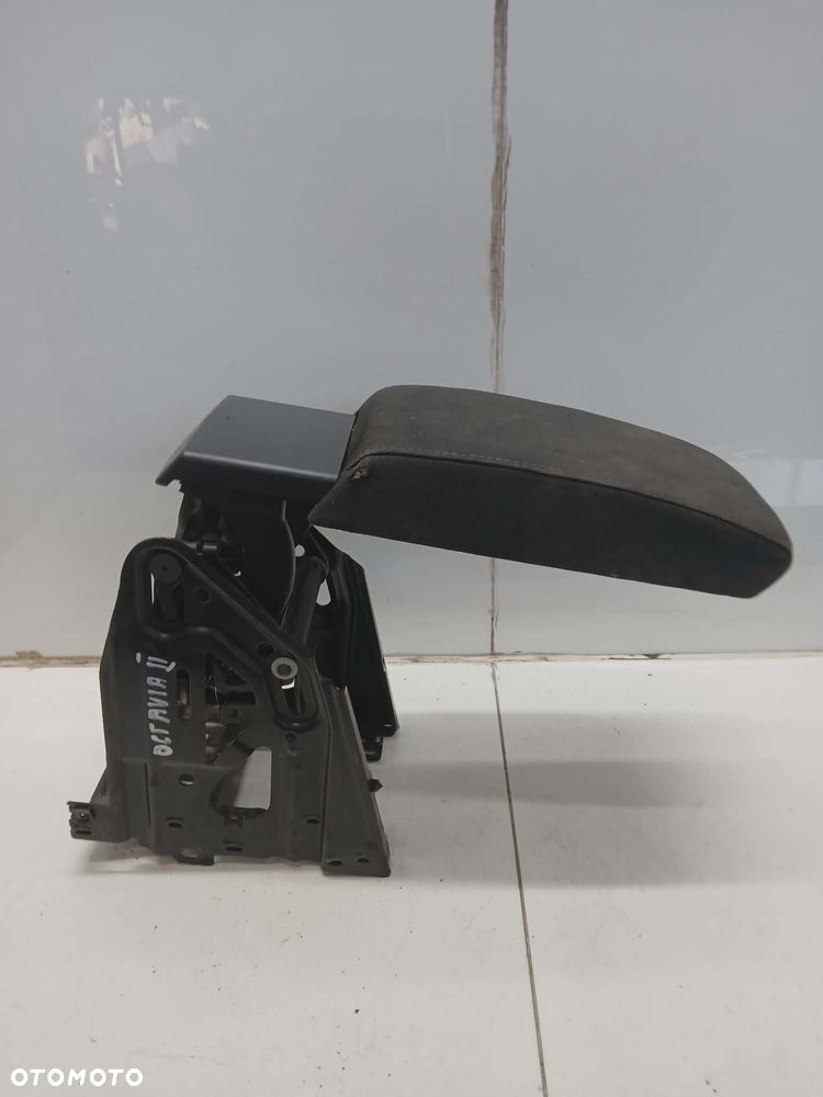 REGULOWANY PODŁOKIETNIK SKODA OCTAVIA 2 II - 2