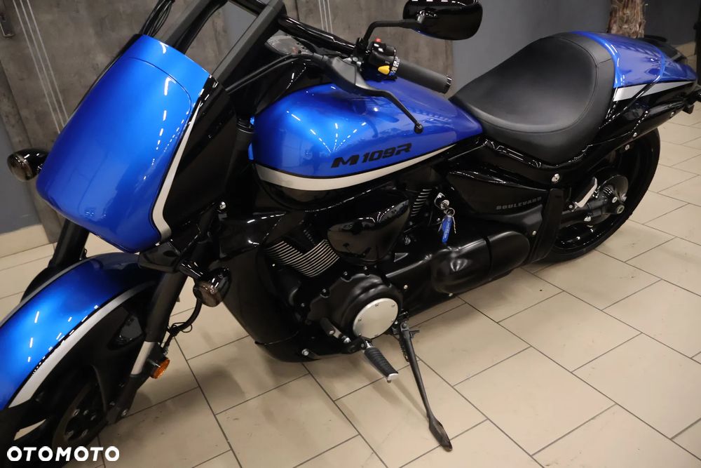 Suzuki Intruder - 17