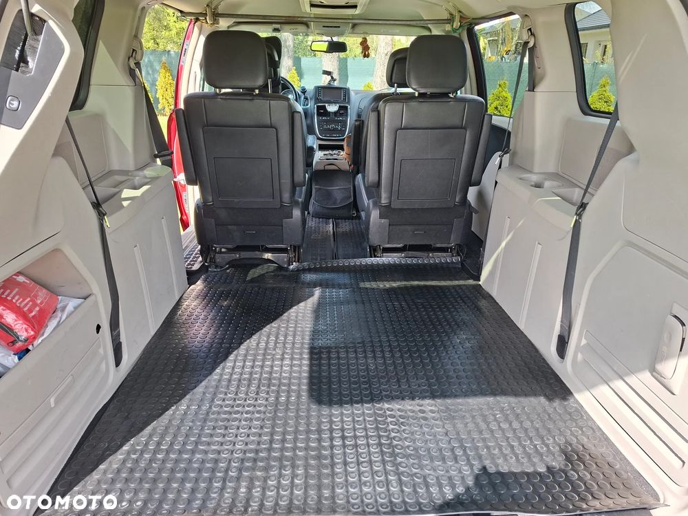 Chrysler Town & Country 3.6 Limited - 9