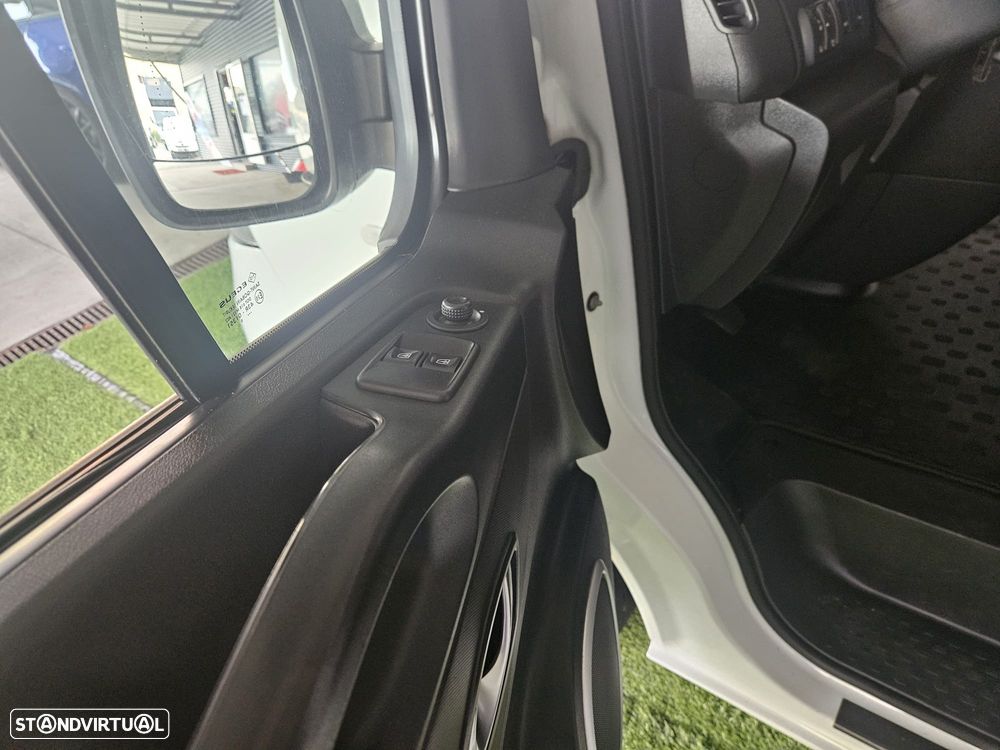Renault Trafic 1.6 dCi SpaceClass 8L SS - 13