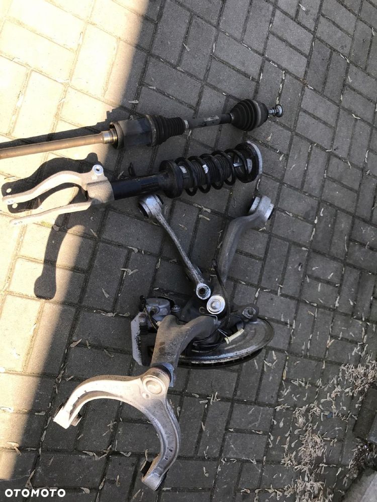 zawieszenie zwrotnica wahacze amortyzator prawy przód BMW 5 G30 G31 XDRIVE