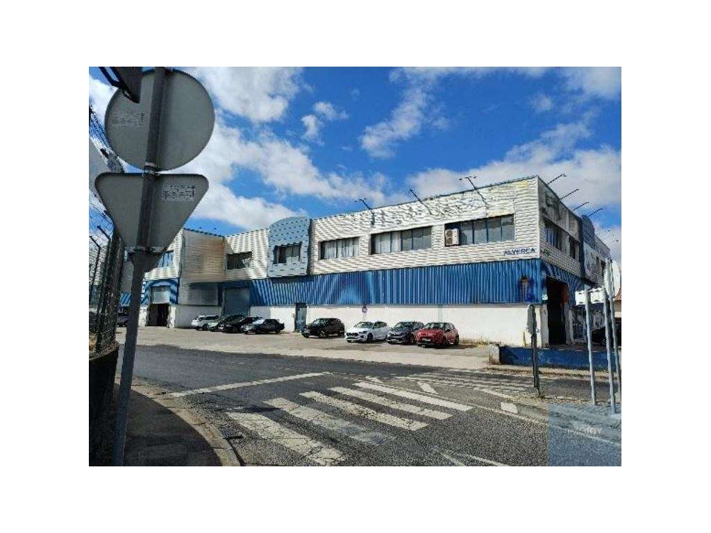 Armazém Industrial em Condomínio na Zona de Alverca - Grande imagem: 2/25