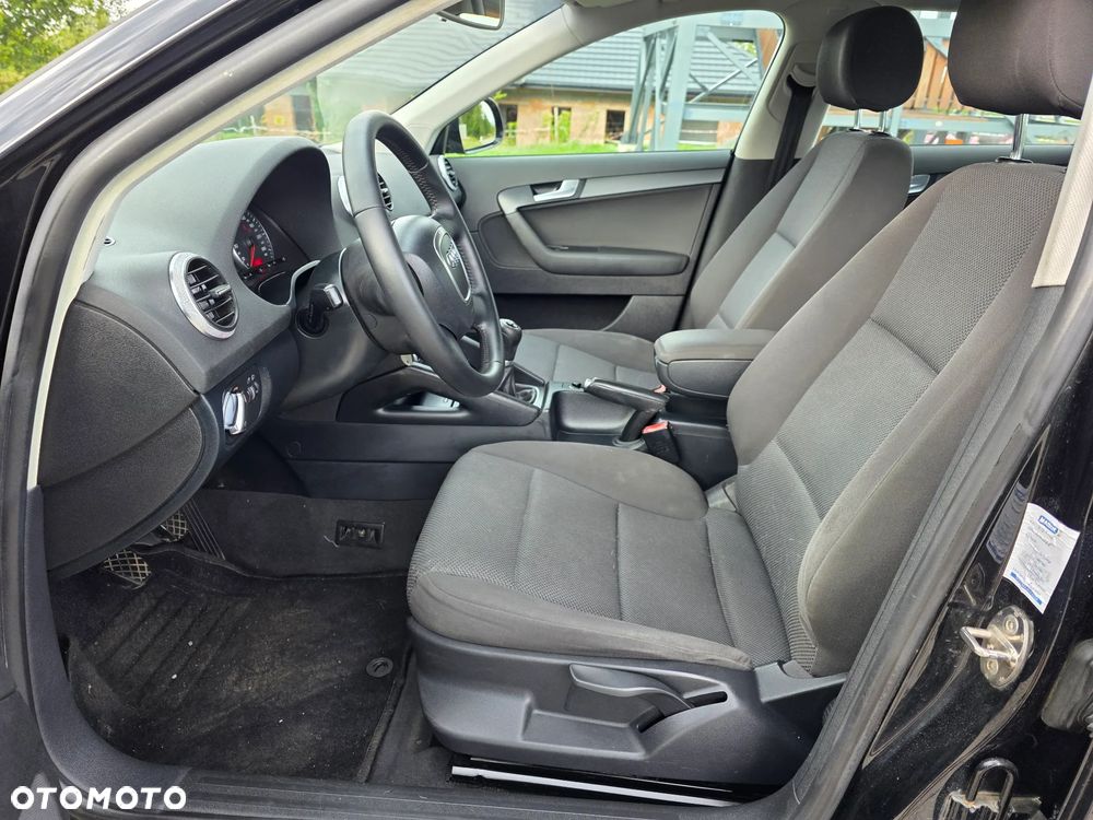 Audi A3 Sportback 1.6 TDI DPF Ambition - 9