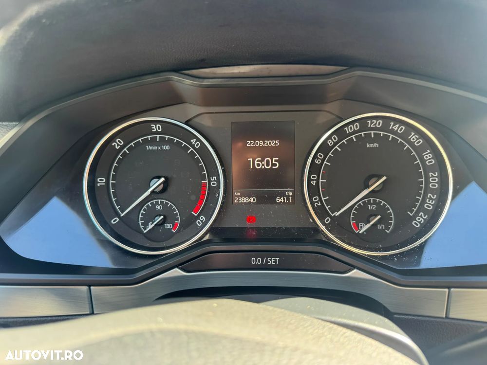 Skoda Superb 2.0 TDI DSG Active - 5