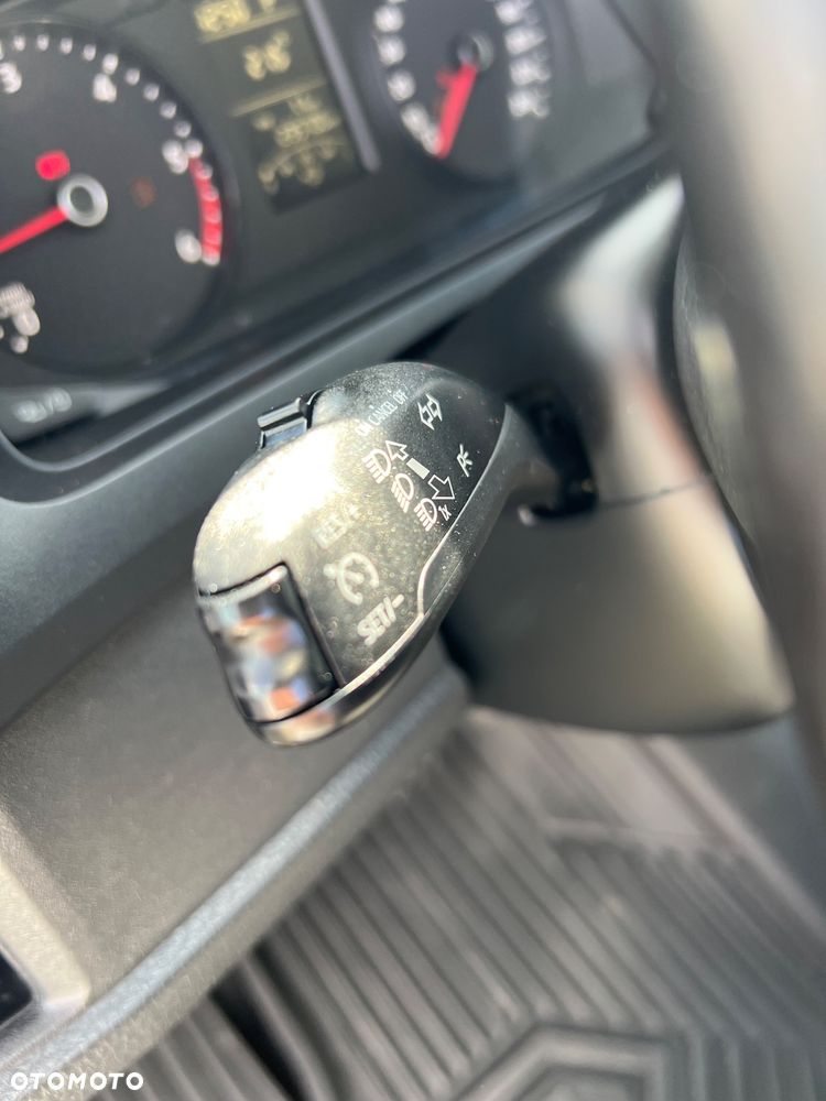 Volkswagen Transporter - 18