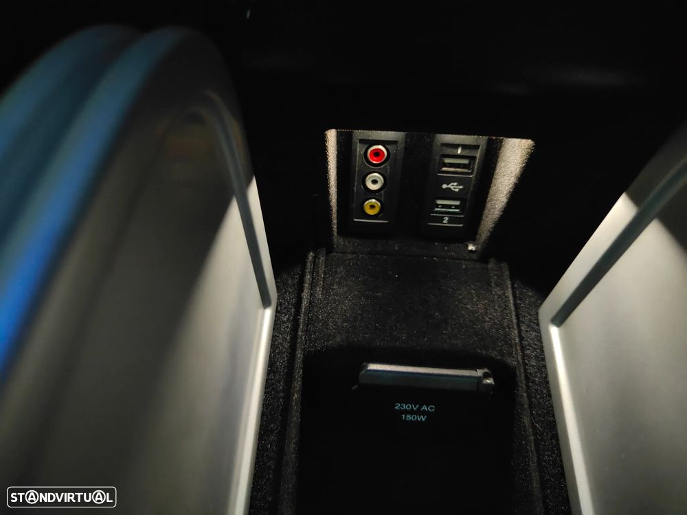 Mercedes-Benz S 500 Maybach 4-Matic - 32