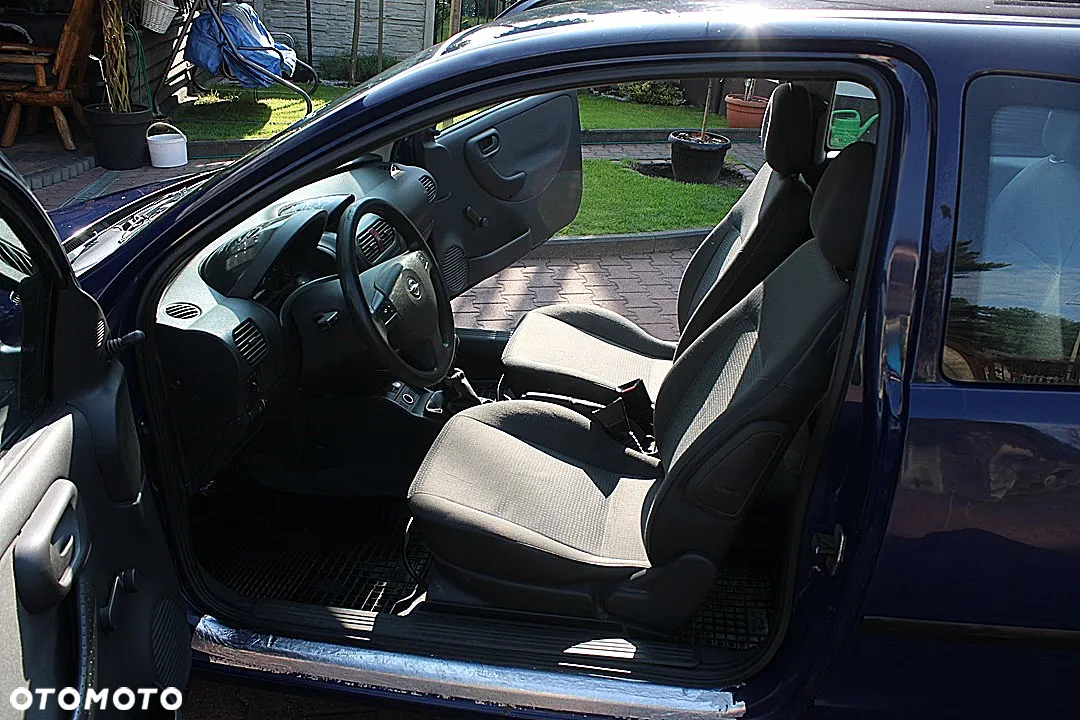 Opel Corsa 1.2 16V Cosmo - 12