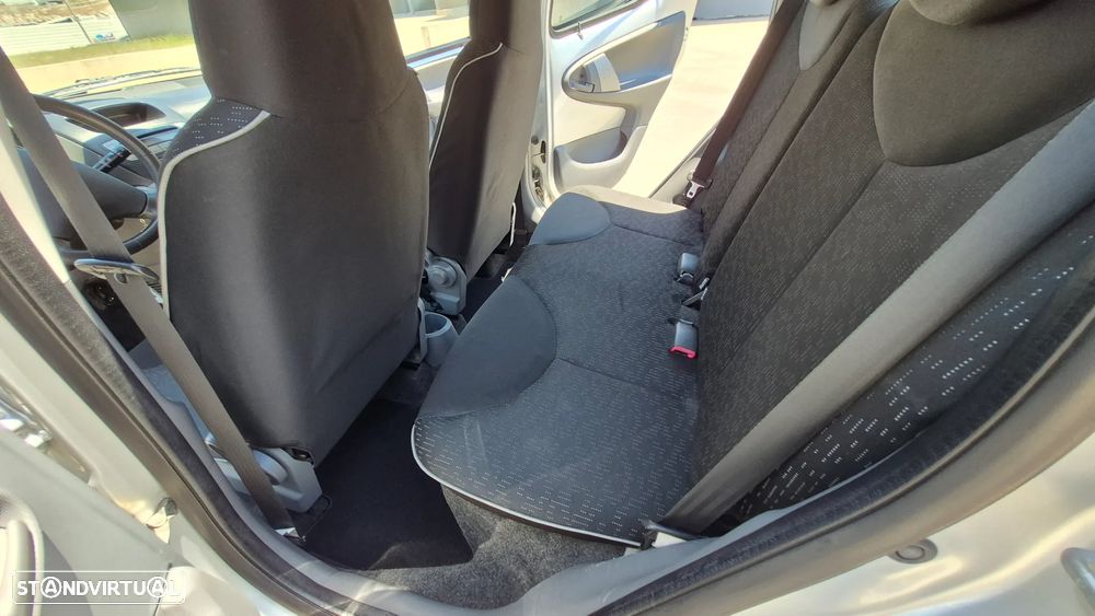 Peugeot 107 1.0 Black&Silver - 26