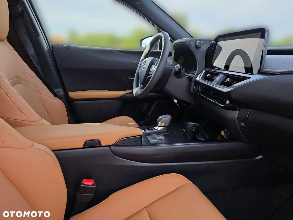 Lexus UX - 24