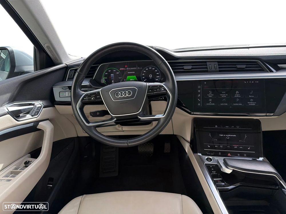 Audi e-tron 55 quattro - 12