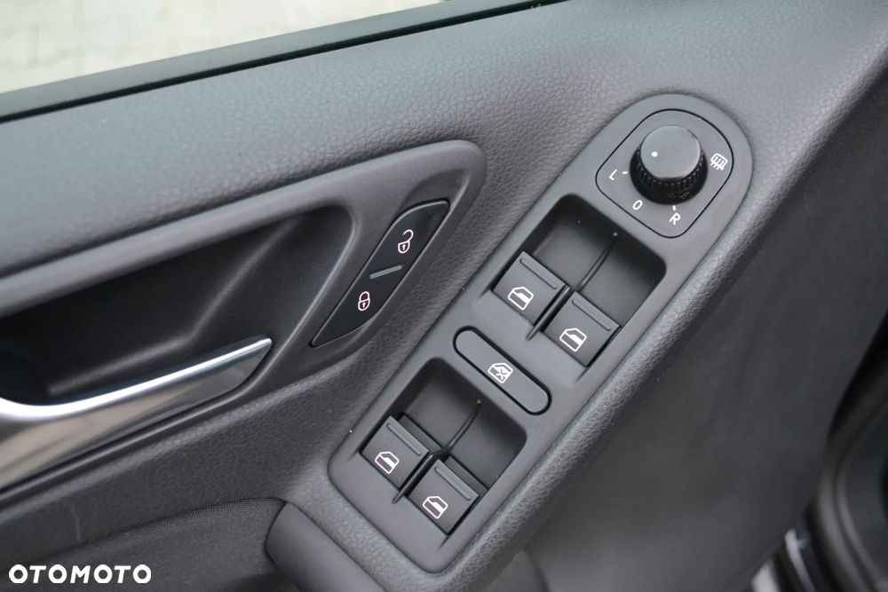 Volkswagen Golf - 27