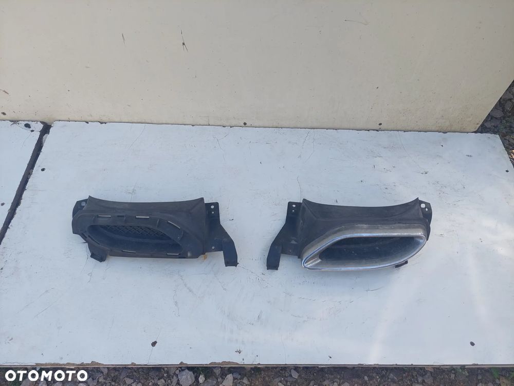 MERCEDES W213 KRATKA DYFUZORA TŁUMIKA ZDERZAKA  PRAWY TYŁ A2138853100