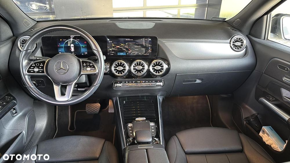 Mercedes-Benz GLA - 17