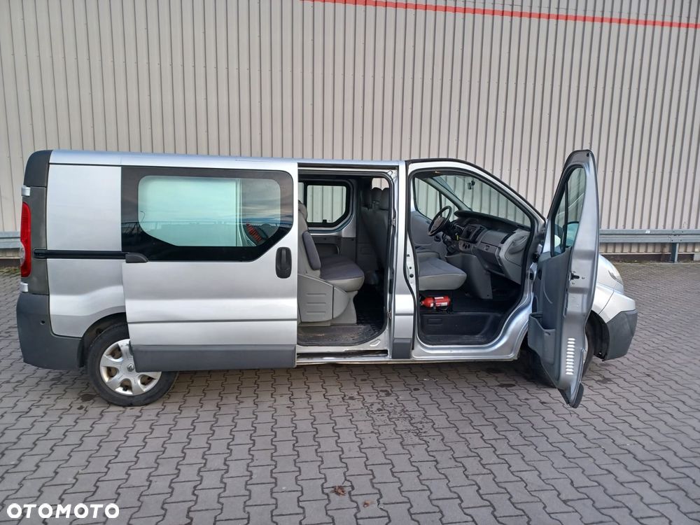Renault Trafic FAP Combi L1H1 teilverglast - 23