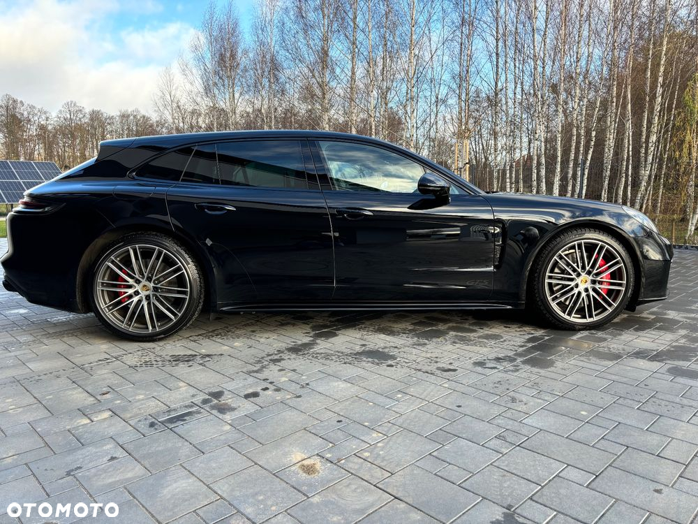 Porsche Panamera GTS Sport Turismo - 6