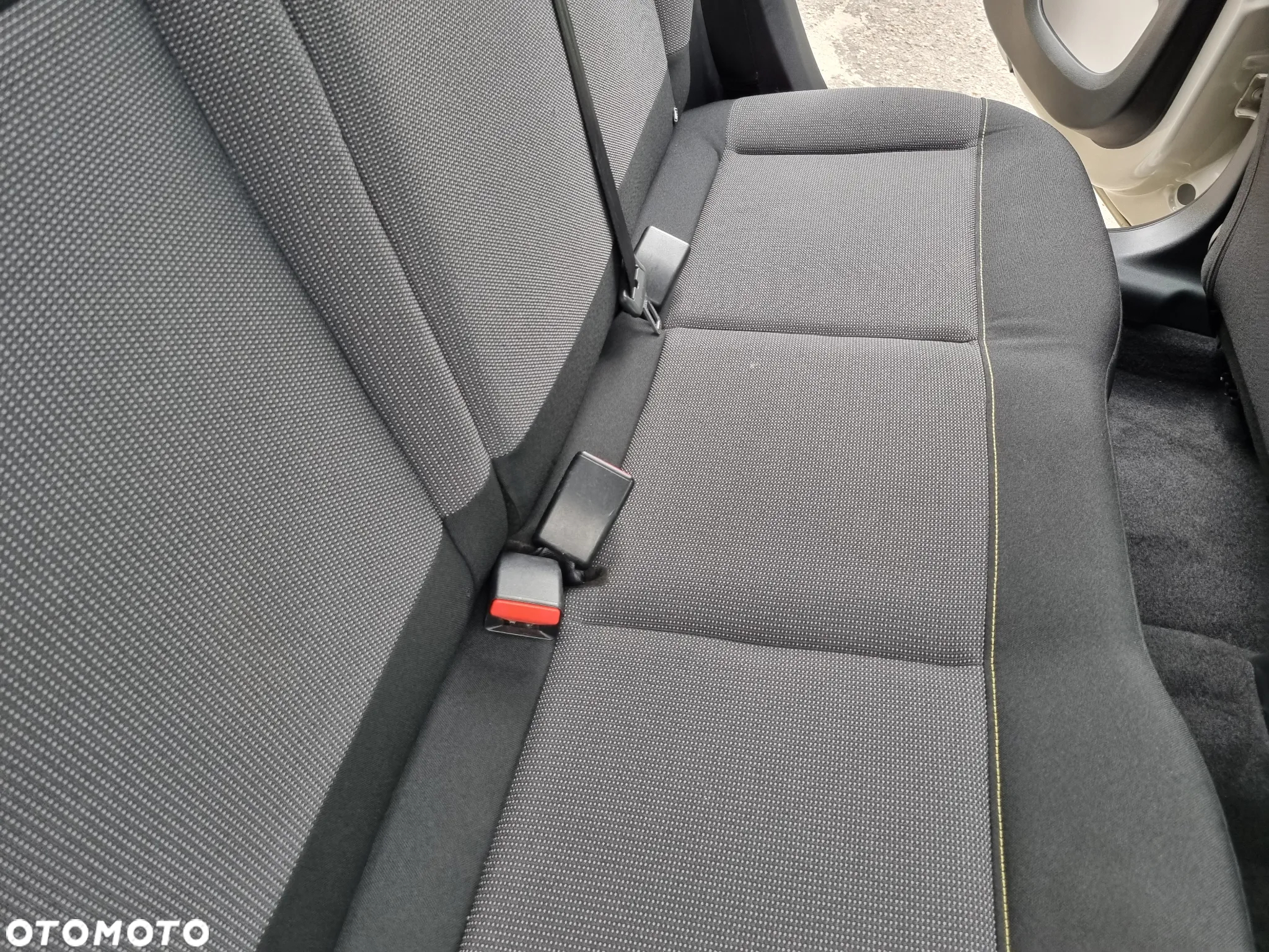 Citroën C3 Pure Tech 110 S&S EAT6 SHINE - 32