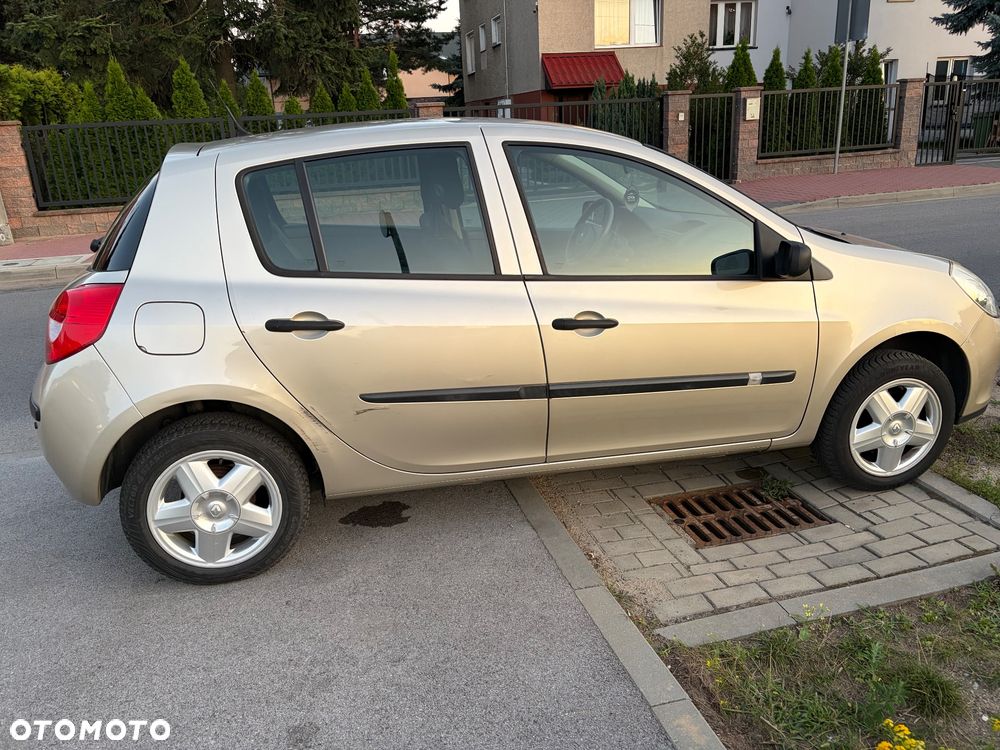 Renault Clio 1.2 16V Expression - 5