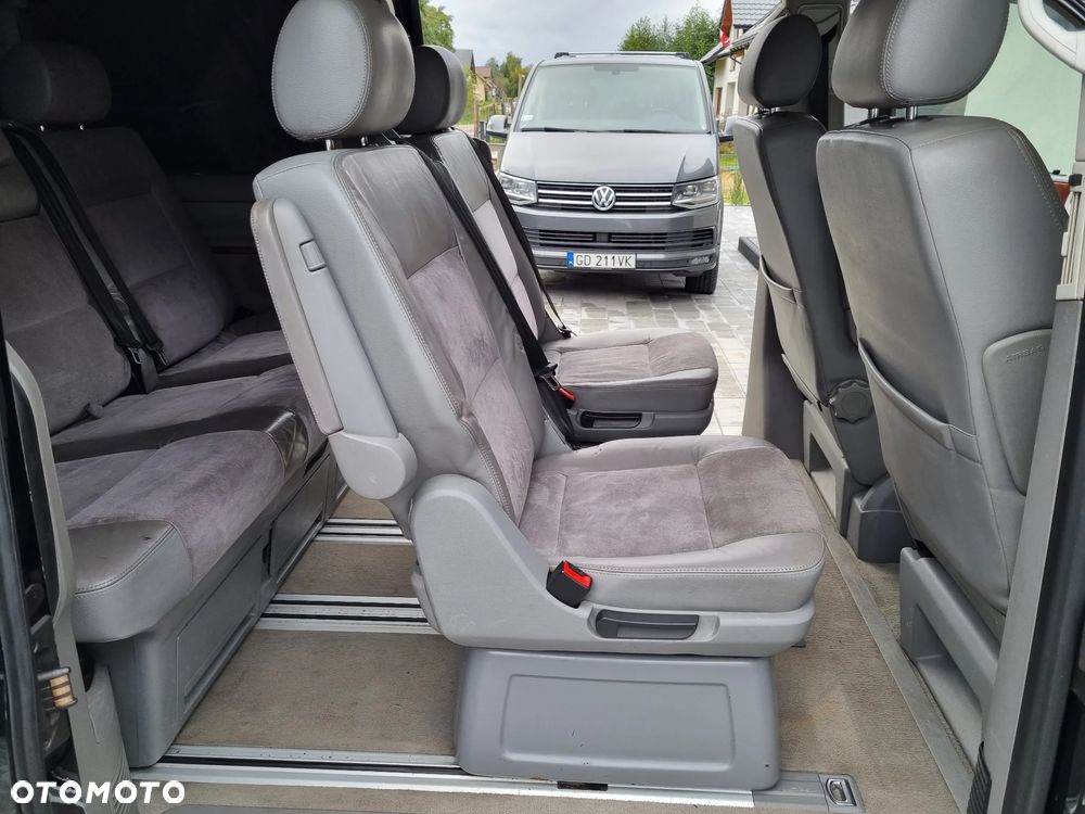 Volkswagen Multivan - 10