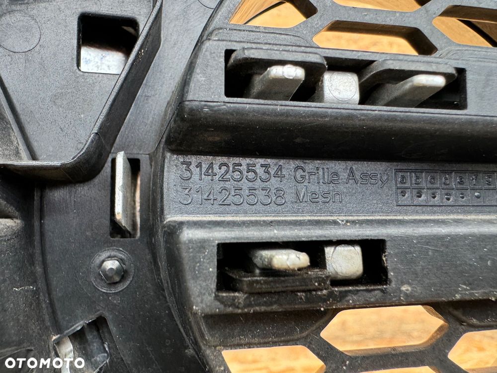ZDERZAK PRZÓD PRZEDNI VOLVO XC60 II 2 17+ R-DESIGN 4PDC GRILL KRATKA ŚRODKOWA 31449127 32296071 31425534 ORYGINAŁ - 19