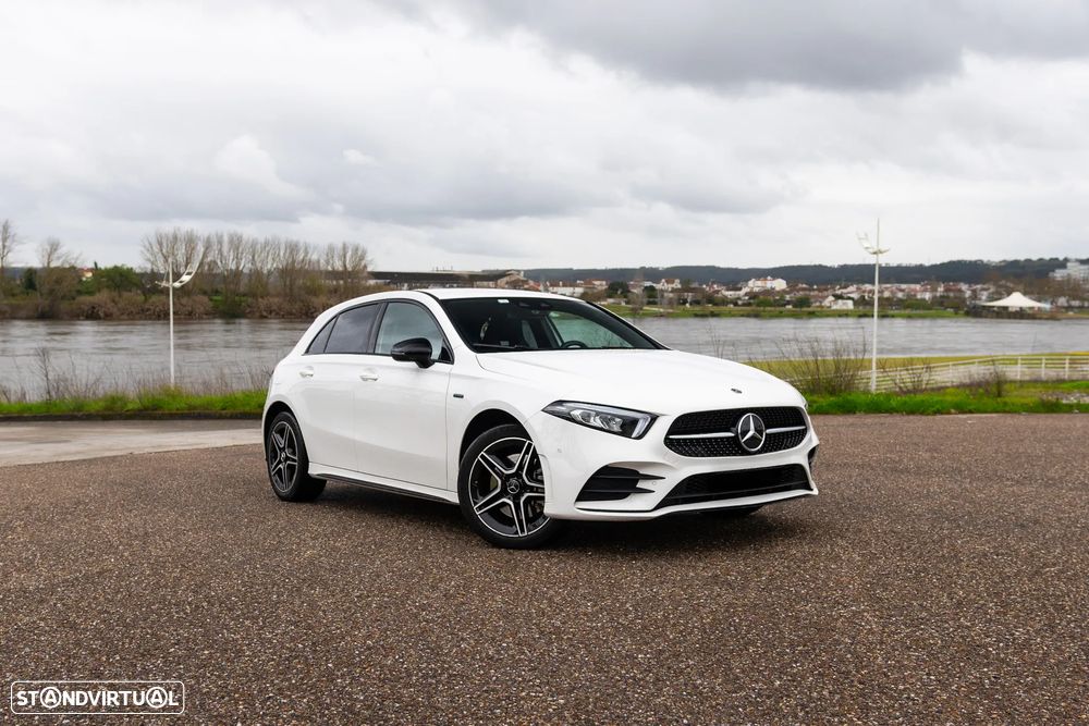 Mercedes-Benz A 250 e 8G-DCT AMG Line - 1