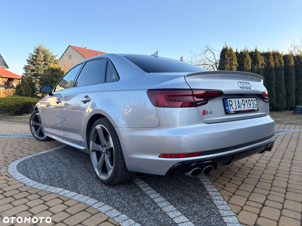 Audi S4 Limousine - 1