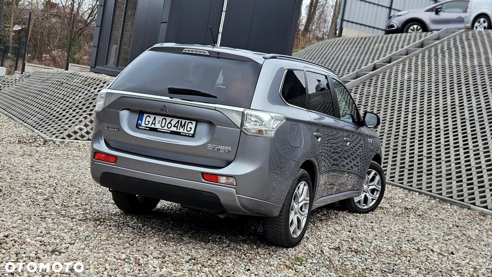 Mitsubishi Outlander 2.0 4WD Plus - 4