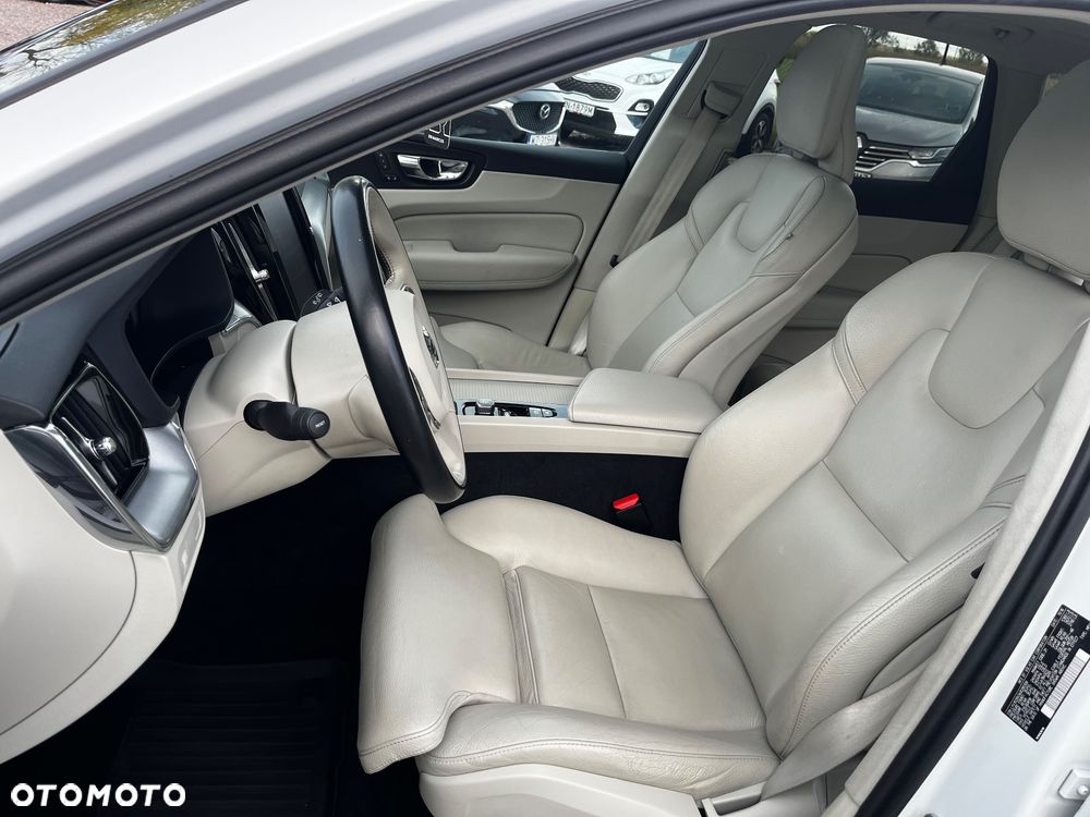 Volvo XC 60 T5 AWD Momentum - 20