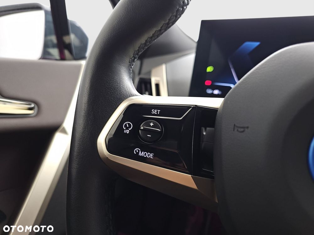 BMW iX xDrive40 76.6kWh - 17
