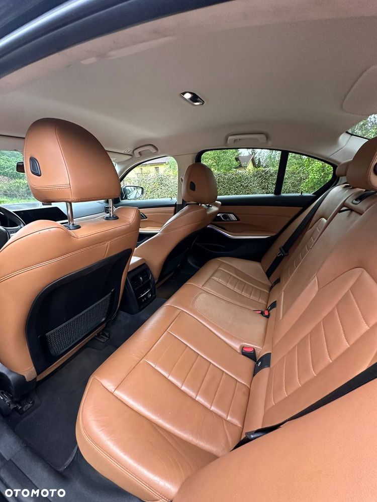 BMW Seria 3 318d - 4