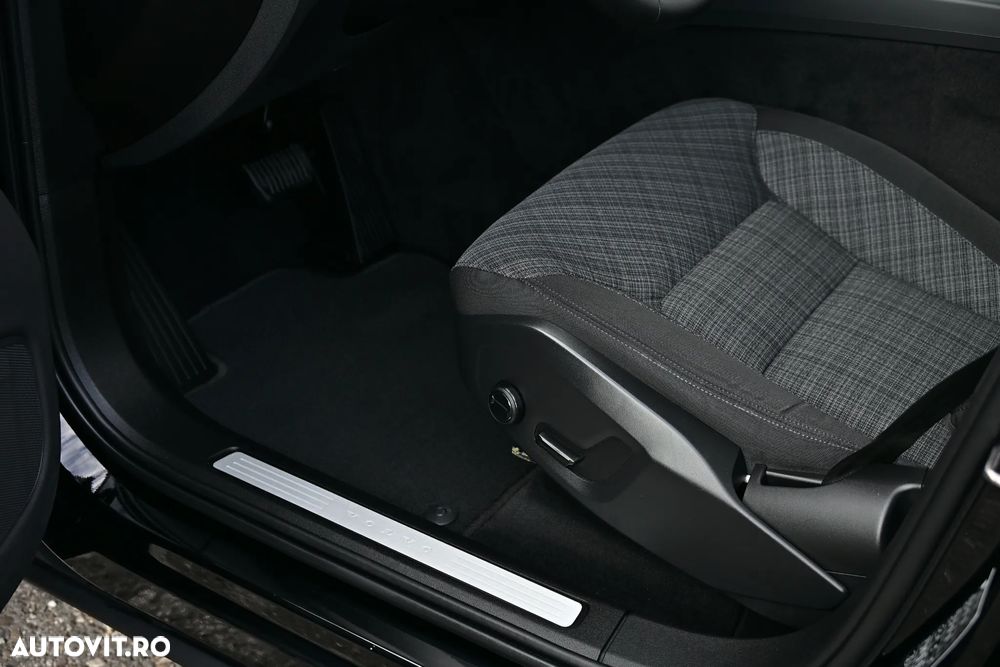 Volvo XC 60 B4 MHEV AT AWD Ultimate Dark - 17