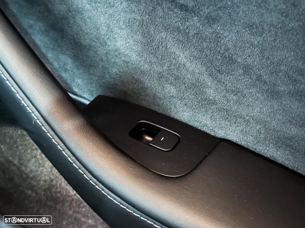 Tesla Model Y Long Range Dual Motor AWD - 26