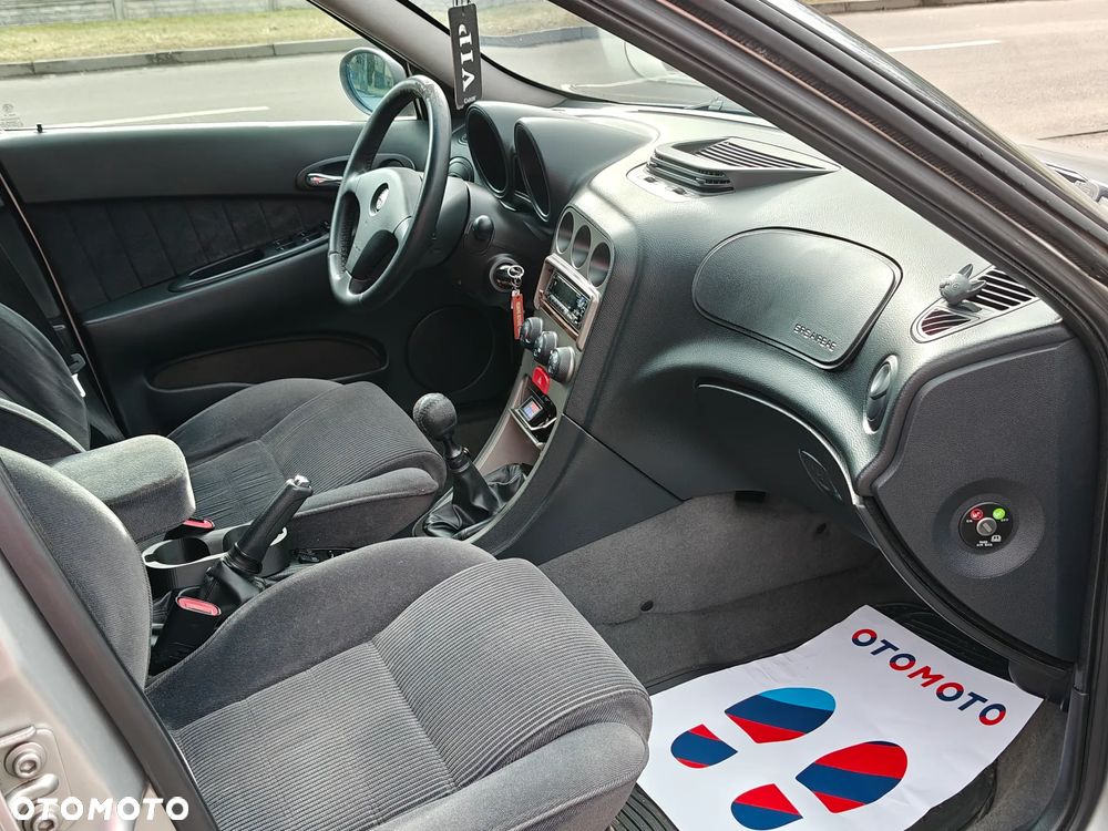 Alfa Romeo 147 1.9 JTD 16V Distinctive - 17